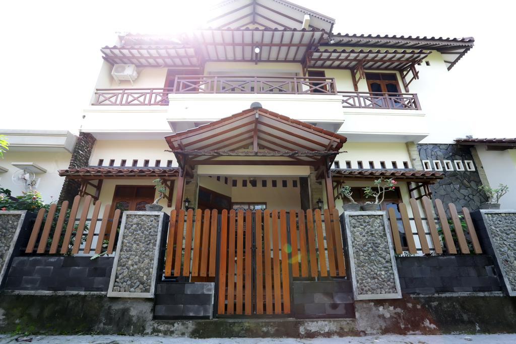 Griya Kedasih Guesthouse Yogyakarta Esterno foto