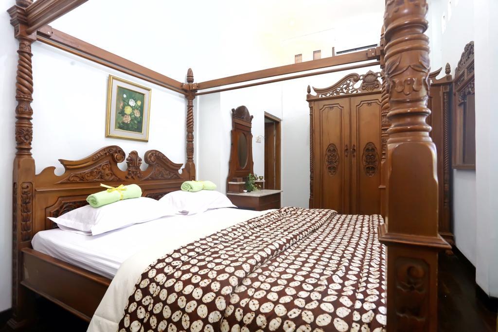 Griya Kedasih Guesthouse Yogyakarta Esterno foto