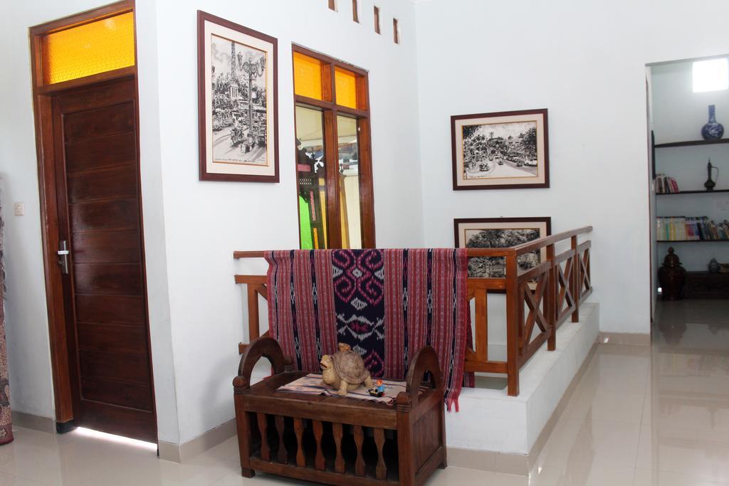 Griya Kedasih Guesthouse Yogyakarta Esterno foto
